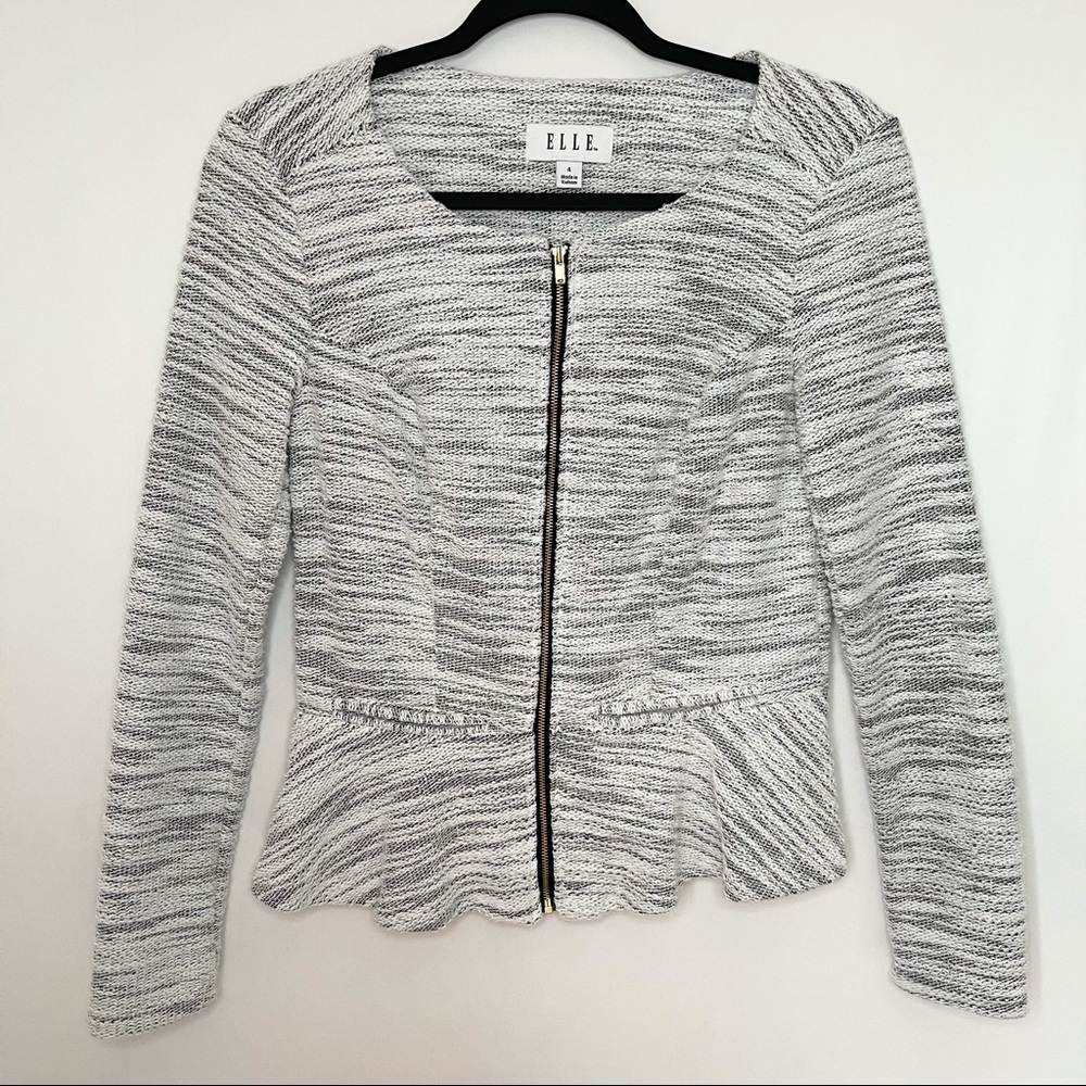 ELLE fitted Blazer size 4 Grey, black, and white
